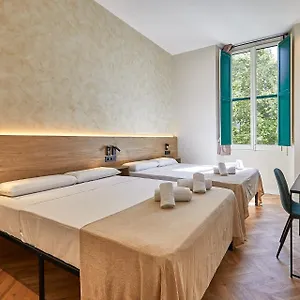 https://hostal-parisien.topbarcelonahotels.com